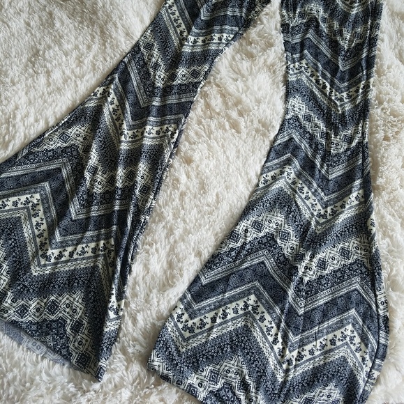 Solemio Pants - Bell bottom festival pants Size Large Blue/Cream